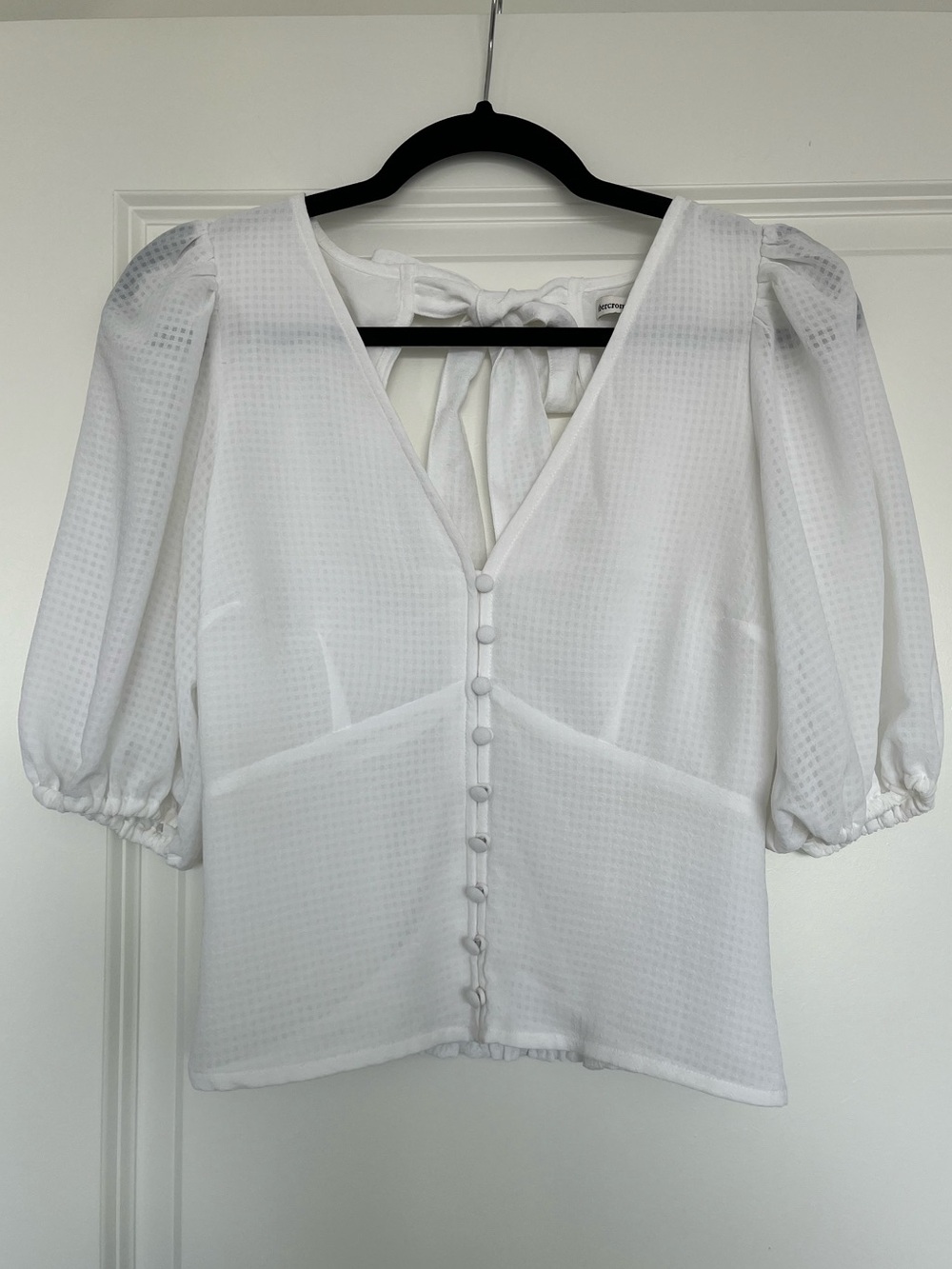Abercrombie White Puff Sleeve V-Neck Button Front Top w Bow Tie Back
